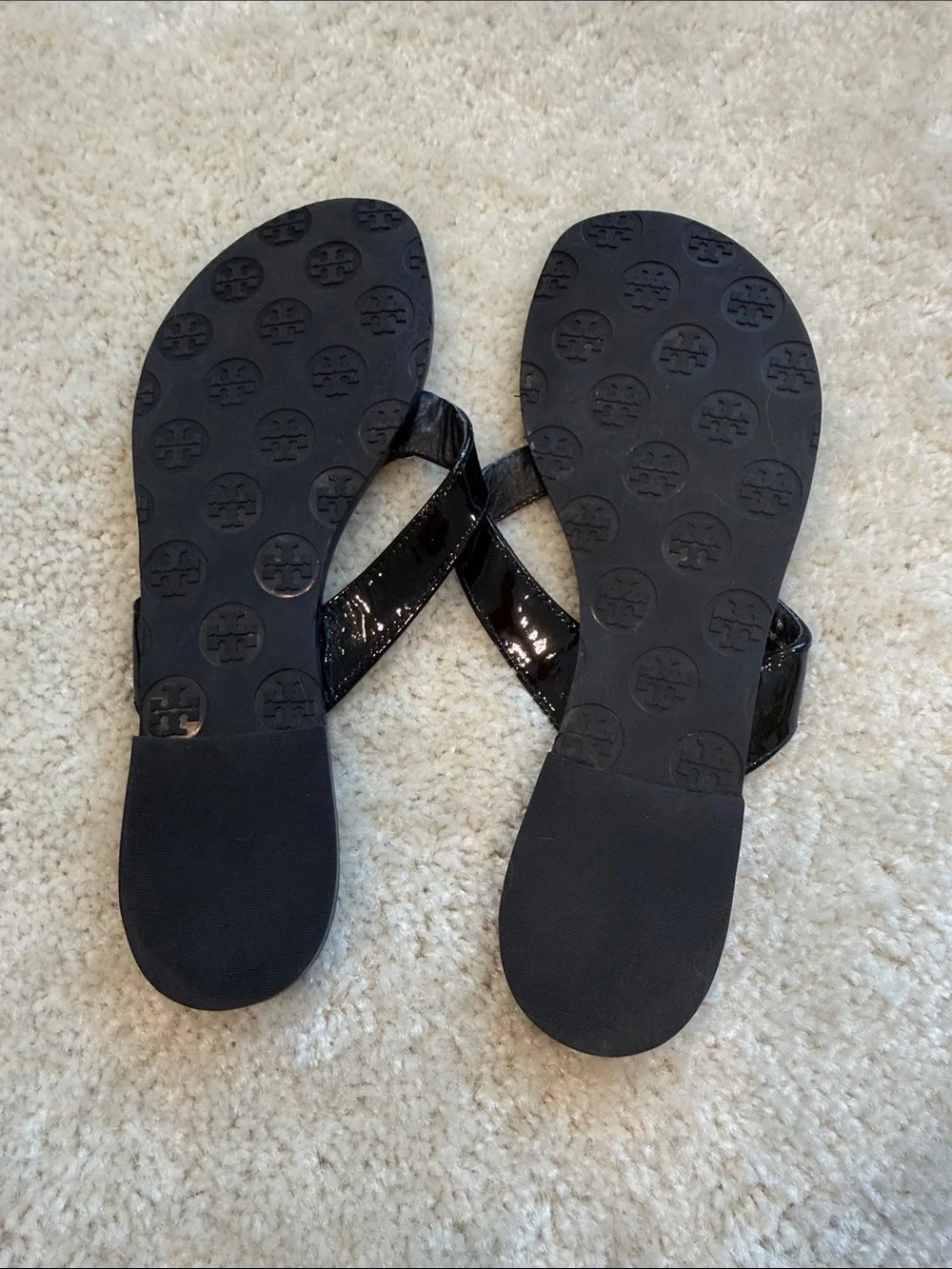 Tory Burch Women’s black flip flops size 8